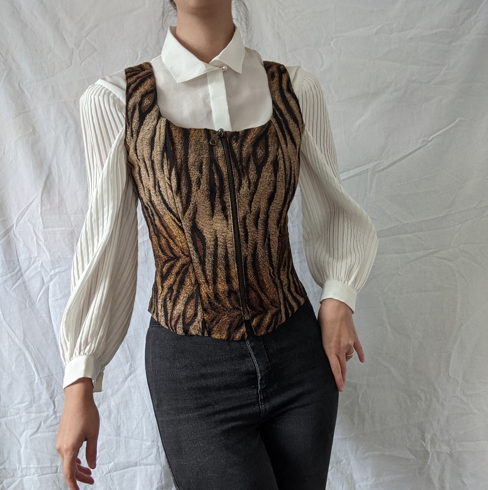 Baggy T corset tiger print top baggy threads
